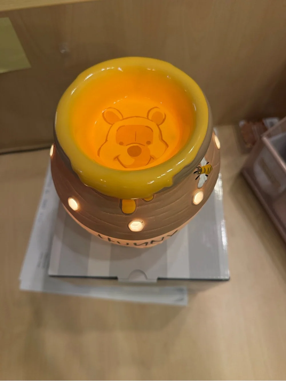 Scentsy Hunny Pot Decorative Ceramic Warmer in Brown and Yellow